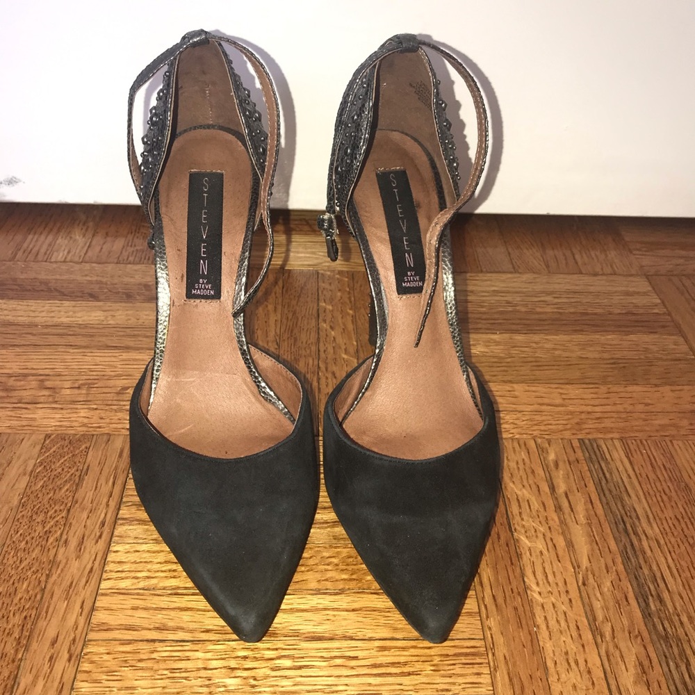 Steve Madden black studded heels 6